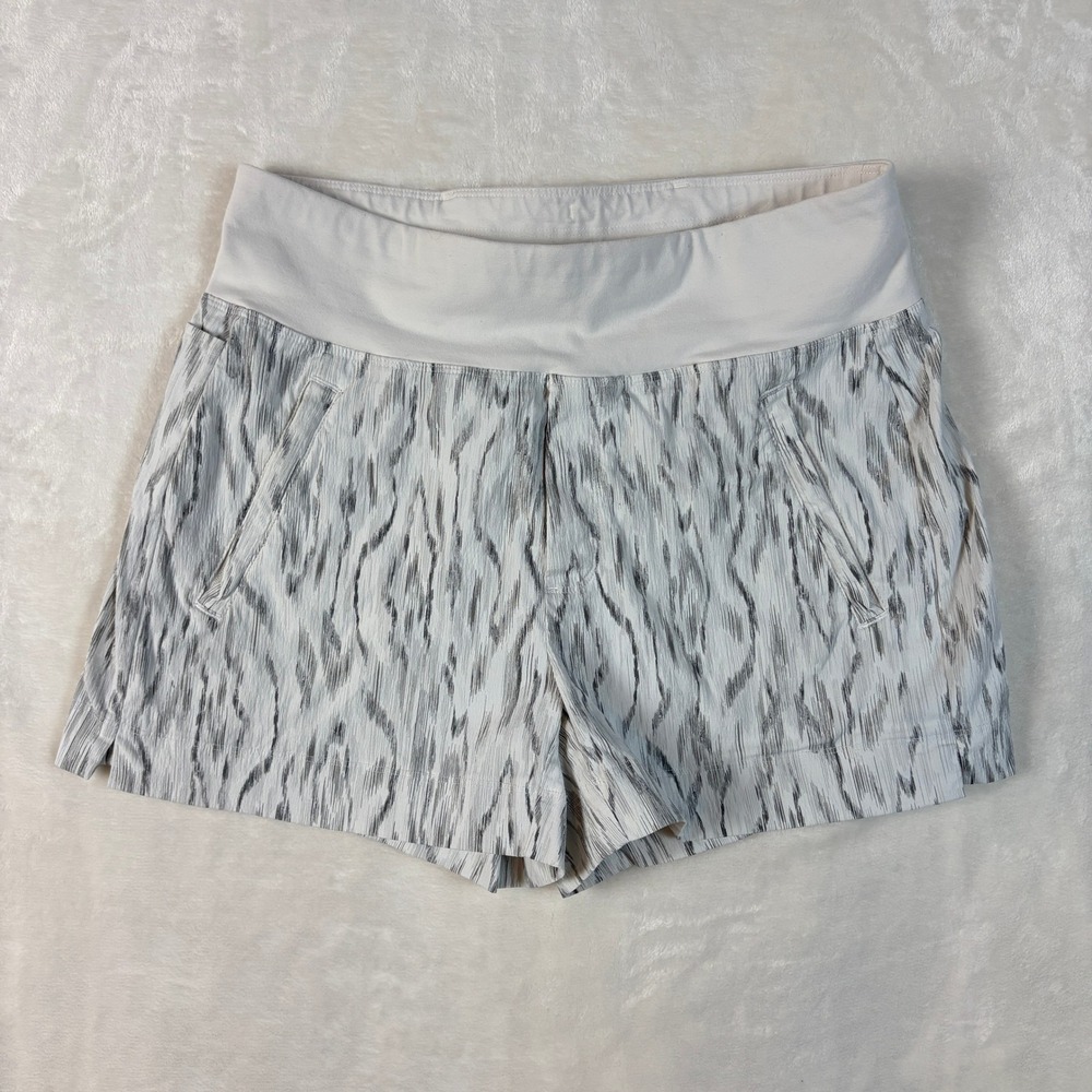 Athleta Trekkie North Short Womens 4 Grey White Excellent Hiking Outdoor Pockets